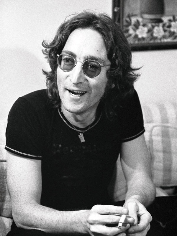 Sam Mendes skal lave film om The Beatles - John Lennon 1974